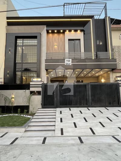 Lda Avenue One Block J 10 Marla House Available For Sale At Lucrative Price