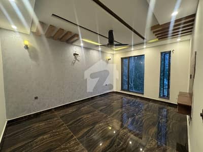 Prime Location Bahria Town - Precinct 6 House Sized 272 Square Yards Prime Location Bahria Town - Precinct 6 House Sized 272 Square Yards