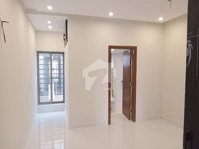 BRAND NEW 5 MARLA FLAT FOR SALE