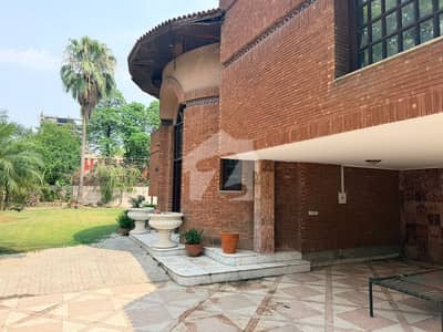Gulberg 4 Kanal Bunglow for Offices is available on Rent.