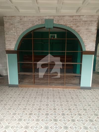 ایم ایم عالم روڈ گلبرگ,لاہور میں 9 مرلہ Studio دکان 10.5 لاکھ میں کرایہ پر دستیاب ہے۔