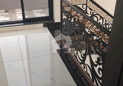 Get This Amazing Prime Location 8 Marla House Available In Divine Gardens
