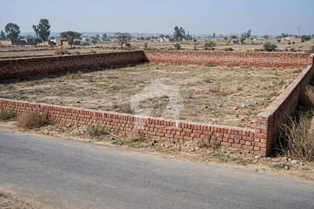 1 Kanal Plot Available In Gaited Community For Farm Houses