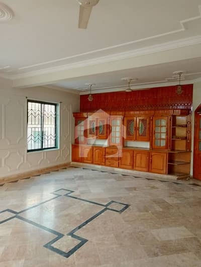 G11/3 Full House 5Bed 2kitchen