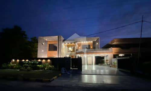 ULTRA-LUXURY 2 KANAL CORNER/WIDE-ROAD HOUSE FOR SALE