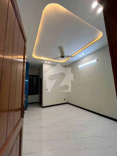 200 Sq. Ft. Room With Attached Bath Available For Rent In I-11/2