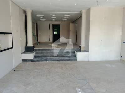 ڈی ایچ اے فیز 4 ڈی ایچ اے ڈیفینس,لاہور میں 8 مرلہ Studio دفتر 1.6 لاکھ میں کرایہ پر دستیاب ہے۔