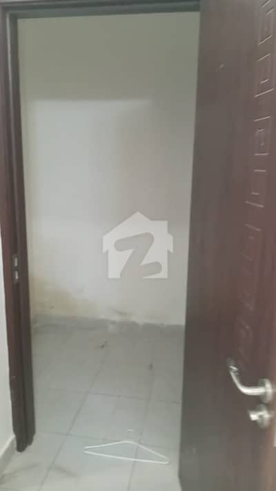 Prime Location 900 Square Feet Flat In Stunning Bahria Tower Is Available For sale