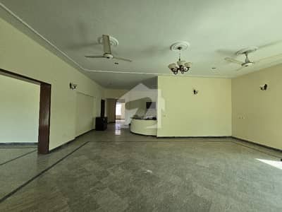 1 Kanal Upper Portion Available For Rent