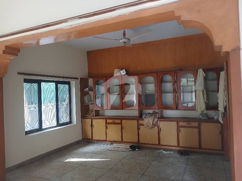 F11 /3 Size500 Ground Portion 3beds Rent F11 /3 Size500 Ground Portion 3beds Rent