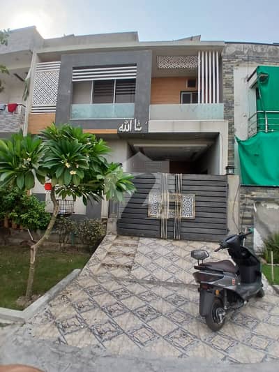 05 MARLA DOUBLE STOReY HOUSE AVAILABLE FOR SALE AT PRIME LOCATION IN KHAYABAN-E-AMIN A BLOCK 05 MARLA DOUBLE STOReY HOUSE AVAILABLE FOR SALE AT PRIME LOCATION IN KHAYABAN-E-AMIN A BLOCK