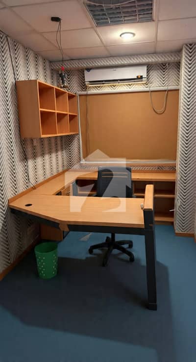 Ideal 425 sqft Sami furnish office for rent