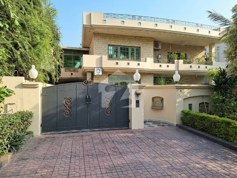 666 Square Yard Livable House CDA Trnasfer Available For Sale 666 Square Yard Livable House CDA Trnasfer Available For Sale