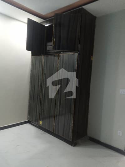 8 Marla 2nd Floor Portion For Rent Near College Road