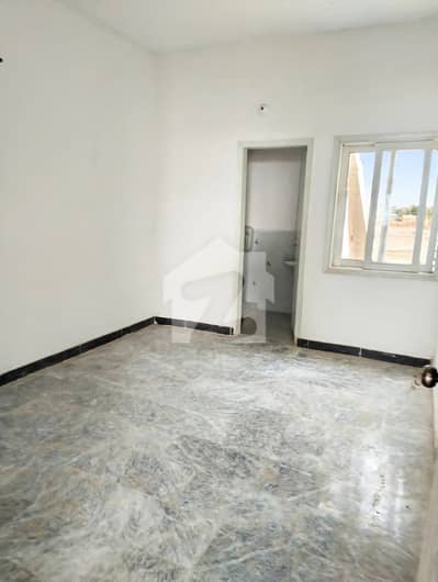 Gulshan-E-Iqbal - Block 4 House For Sale Sized 247 Square Yards