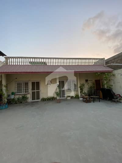 PORTION 2ND FLOOR 240SQURE YARDS 2BED LOUNCH OPEN TERRACE FOR RENT