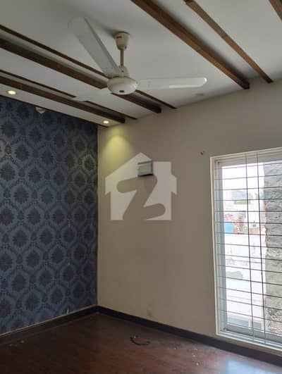 1 Kanal Upper PortionAt Prime Location In DHA Phase 3 Original Pictures Are Attached
