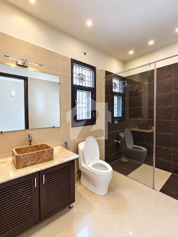300 Yards Bungalow For Rent With Basement 300 Yards Bungalow For Rent With Basement