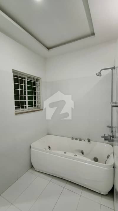 DHA PHASE 8 EX AIR AVENUE SLIGHTLY USED HOUSE FOR RENT (UNFURNISHED)