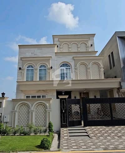 رئیل پام سٹی ایمن آباد موڑ,گوجرانوالہ میں 5 کمروں کا 10 مرلہ مکان 4.25 کروڑ میں برائے فروخت۔ رئیل پام سٹی ایمن آباد موڑ,گوجرانوالہ میں 5 کمروں کا 10 مرلہ مکان 4.25 کروڑ میں برائے فروخت۔