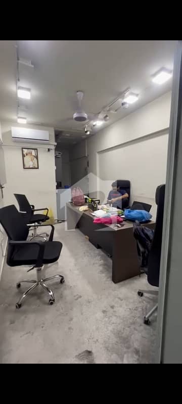 Big Front 450 Sq Feet Shop Good Loction