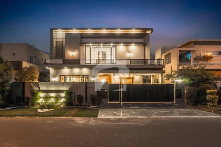 1 Kanal Slightly Used Well Maintained 5-Bedroom Semi Basement Bungalow For Sale At Prime Location Of DHA Lahore Near To Park Masjid & Commercial Market .