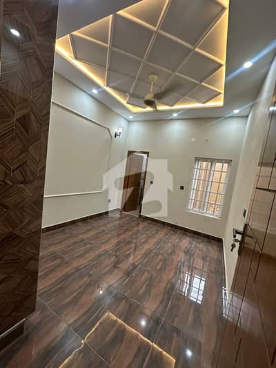 2.5 MARLA VIP BRAND NEW FIRST ENTRY HOUSE FOR FAMILY