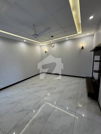 1 Bed Flat Available For Rent A-Block Near To Commercials Prime Location Gass Installed