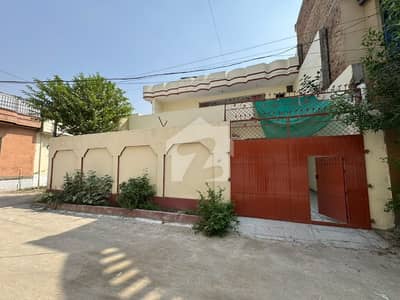 علی ولاز ورسک روڈ,پشاور میں 6 کمروں کا 10 مرلہ مکان 2.7 کروڑ میں برائے فروخت۔ علی ولاز ورسک روڈ,پشاور میں 6 کمروں کا 10 مرلہ مکان 2.7 کروڑ میں برائے فروخت۔