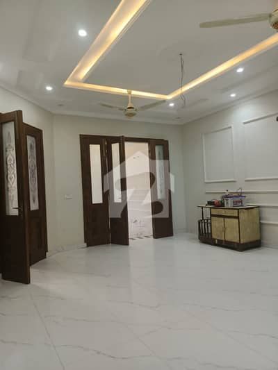 10 MARLA LOWER PORCTION FOR RENT NO GAS