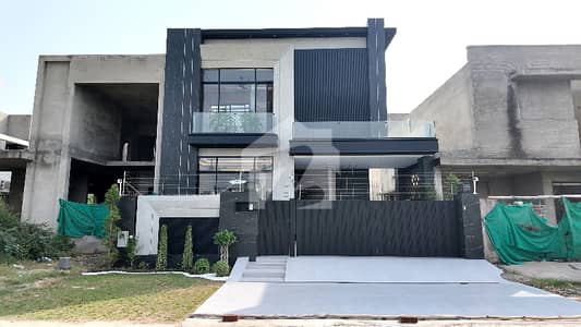 Buy A Centrally Located Prime Location 10 Marla House In DHA Phase 7 - Block U