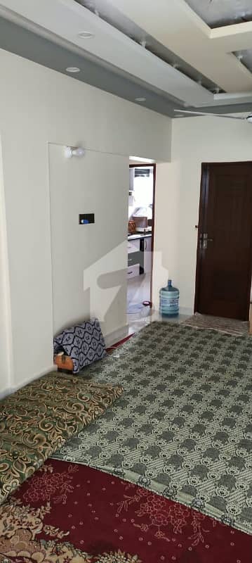 Beautiful Flat For Sale - Gulshan-E-Iqbal 13-B Maymar - Boundary Wall - 3rd Floor - West Open - T-Junction - Reserved Parking - 1000 Sqft - Demand 225 Lac