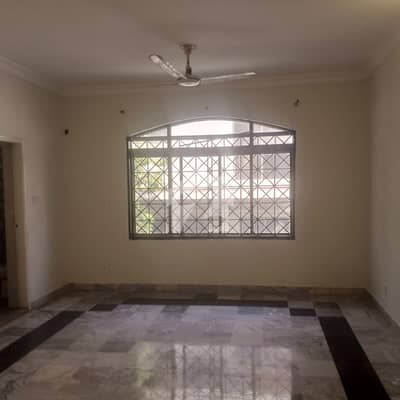 ایف ۔ 7 اسلام آباد میں 6 کمروں کا 1 کنال مکان 9.0 لاکھ میں کرایہ پر دستیاب ہے۔