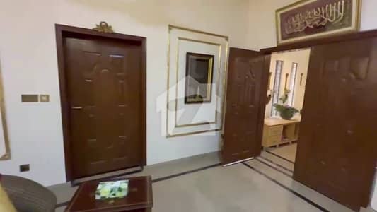 Good Location House Of 1 Kanal For sale In Formanites Housing Scheme - Block D
