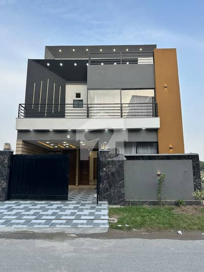 Ideally Located Prime Location House Of 5 Marla Is Available For Sale In Multan
