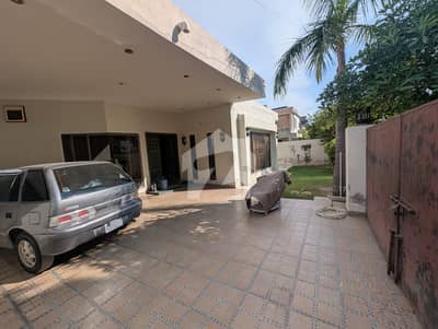 A Spacious 1 Kanal Single-Storey House for Sale in Valencia Town, Lahore!