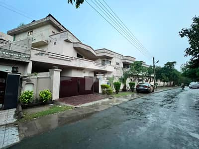 Ideal for 3 Families or a Premium Investment
