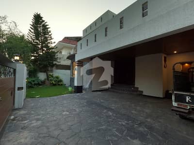 Fair-Priced Prime Location 1 Kanal House Available In F-11/3 Fair-Priced Prime Location 1 Kanal House Available In F-11/3