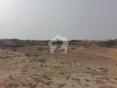 Prime Location 1647 Square Yard Commercial Plot In Shahra-E-Faisal For Sale At Good Location