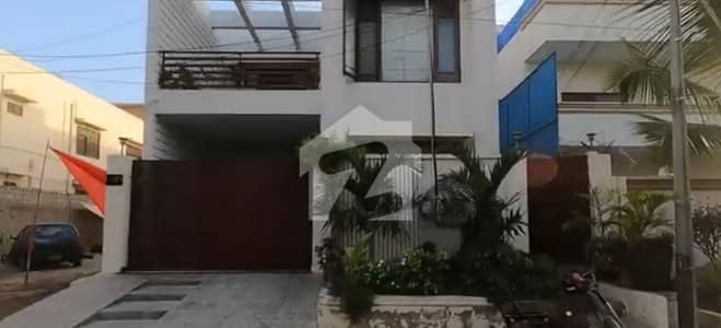 Stunning Prime Location 300 Square Yards House In Gulistan-e-Jauhar Available