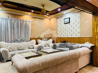 ریوینیو سوسائٹی لاہور میں 10 کمروں کا 1 کنال مکان 7.5 کروڑ میں برائے فروخت۔ ریوینیو سوسائٹی لاہور میں 10 کمروں کا 1 کنال مکان 7.5 کروڑ میں برائے فروخت۔