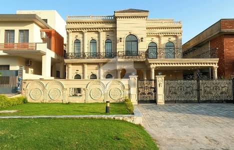 Highly-coveted Prime Location 1 Kanal House Is Available In D-12 For sale
