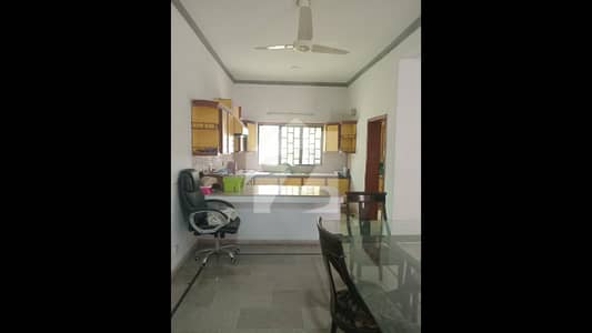 BEAUTIFUL ONE KANAL UPPER PORTION FOR RENT