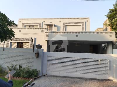 kanal stylish bungalow available for Sale