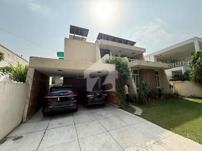 ڈی ایچ اے فیز 1 - بلاک سی ڈی ایچ اے فیز 1,ڈی ایچ اے ڈیفینس,لاہور میں 4 کمروں کا 1 کنال مکان 6.9 کروڑ میں برائے فروخت۔