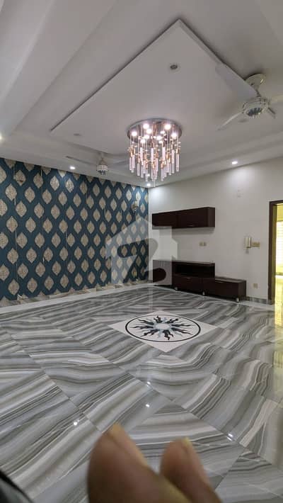 10 MARLA BRAND NOW UPPER PORTION FOR RENT