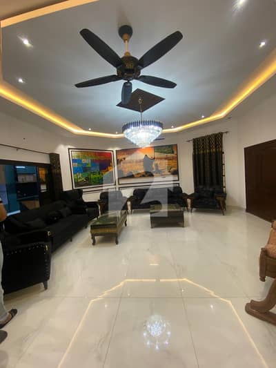 House Spread Over 1000 Square Yards In Gulshan-e-Iqbal - Block 4 Available