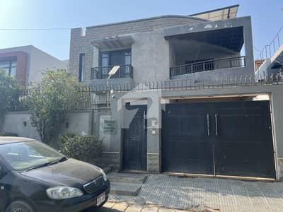 Deal Of The Day 500 Yards Used But Very Well Maintained Bungalow With Basement Available For Sale