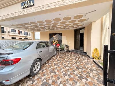 DHA PHASE 4 BRAND NEW SLIGHTLY USE 1 KANAL HOUSE FOR SALE NEAR JAMIA MASJID SECTOR A