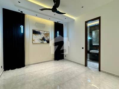 10 Marla Beautiful House For Sale